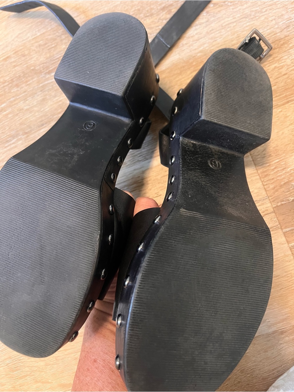 Seychelles Black Leather Studded Platform Sandals - Women Size 6 - Picture 7 of 9